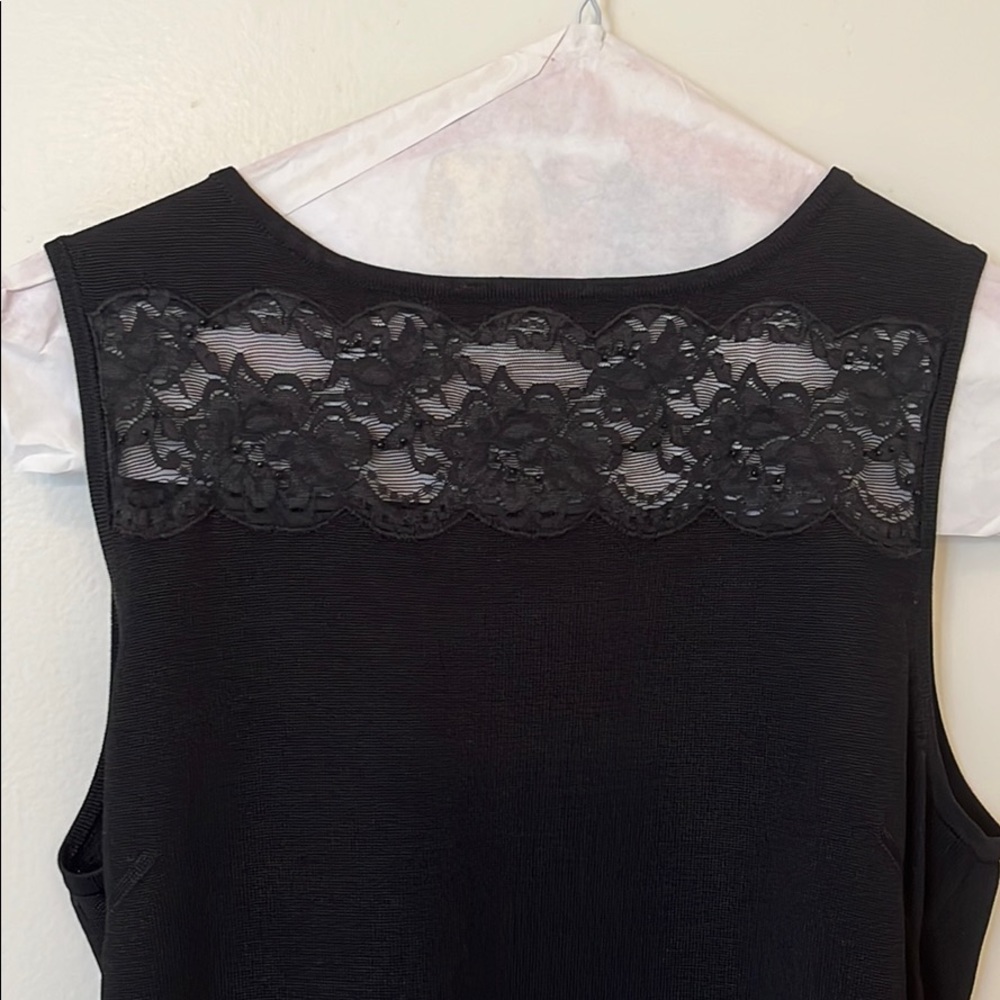 Valerie Stevens Petite sleeveless black w lace top
